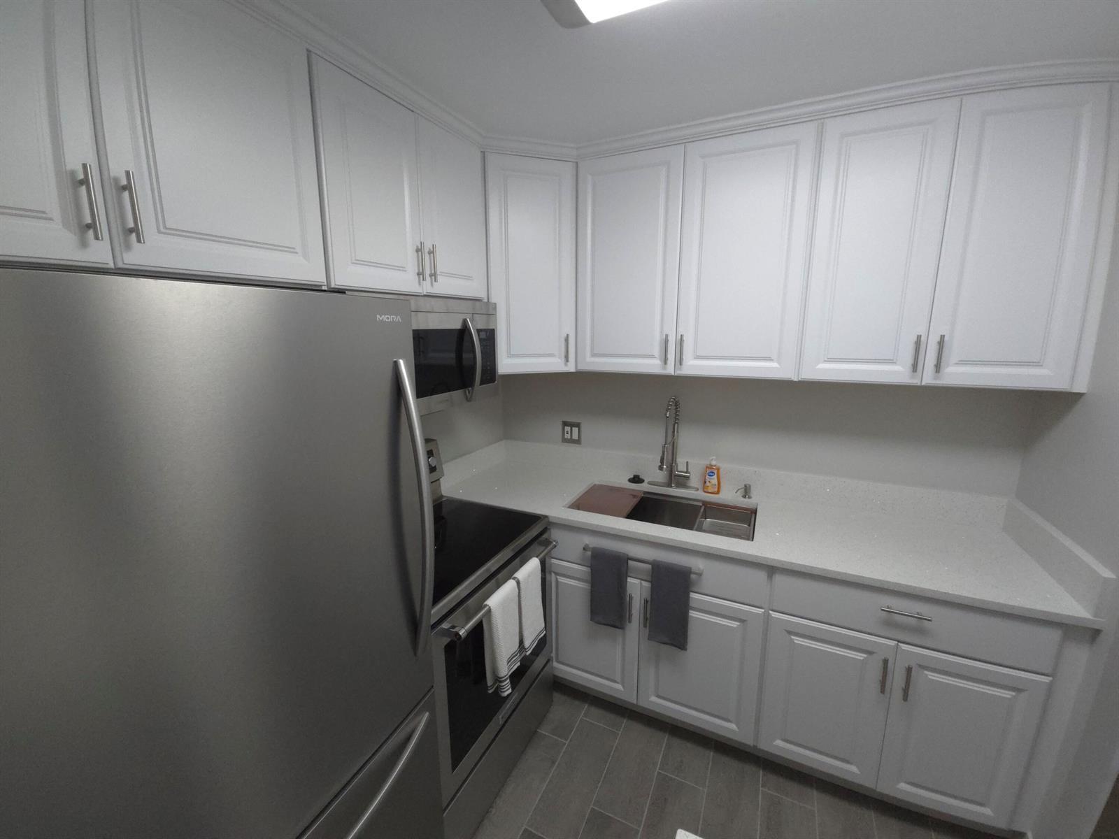208 KENT M, West Palm Beach FL 33417 photo 2