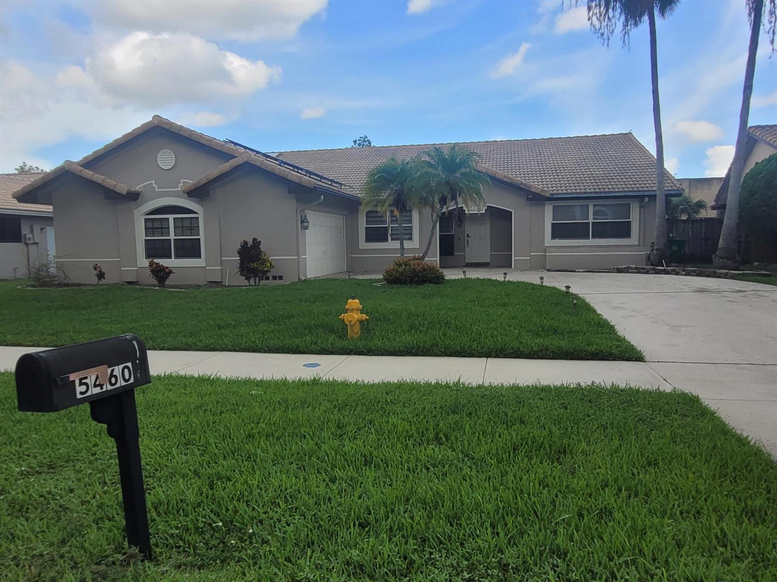 5460 HAWKES BLUFF Avenue, Davie FL 33331