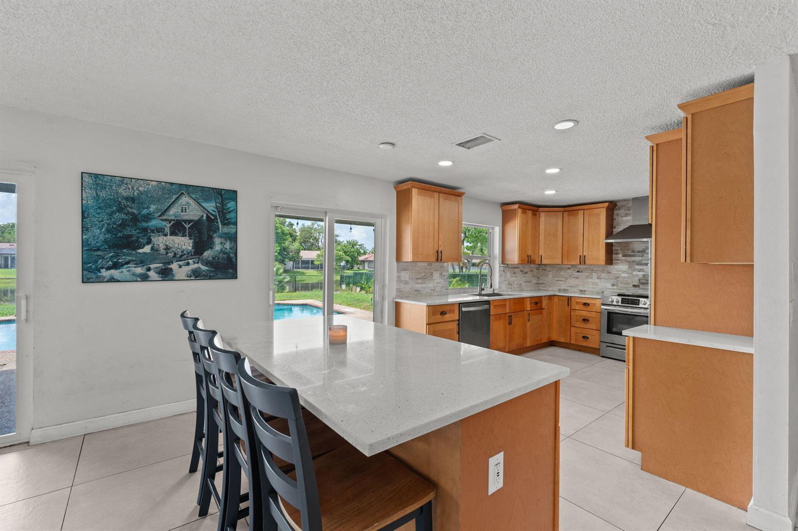 8560 NW 2nd Street, Coral Springs FL 33071 photo 4