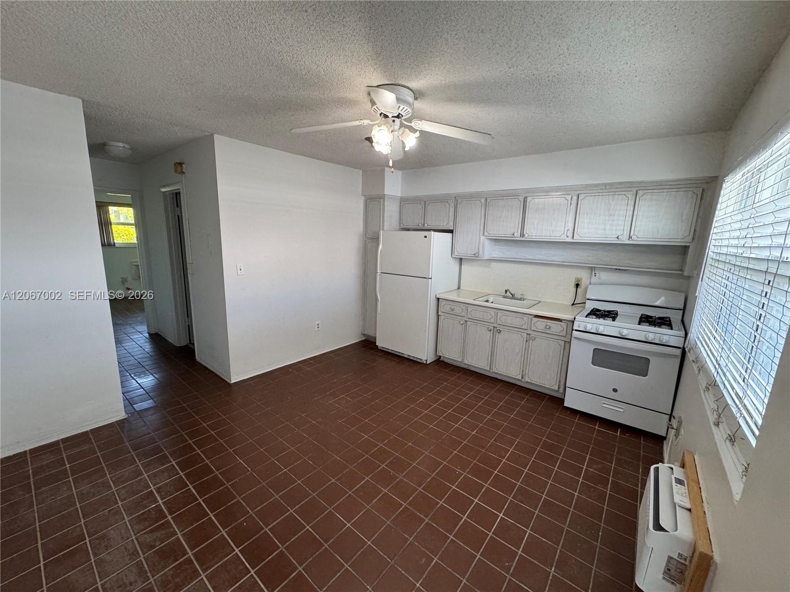 524 Washington Ave # 311, Miami Beach FL 33139 photo 2