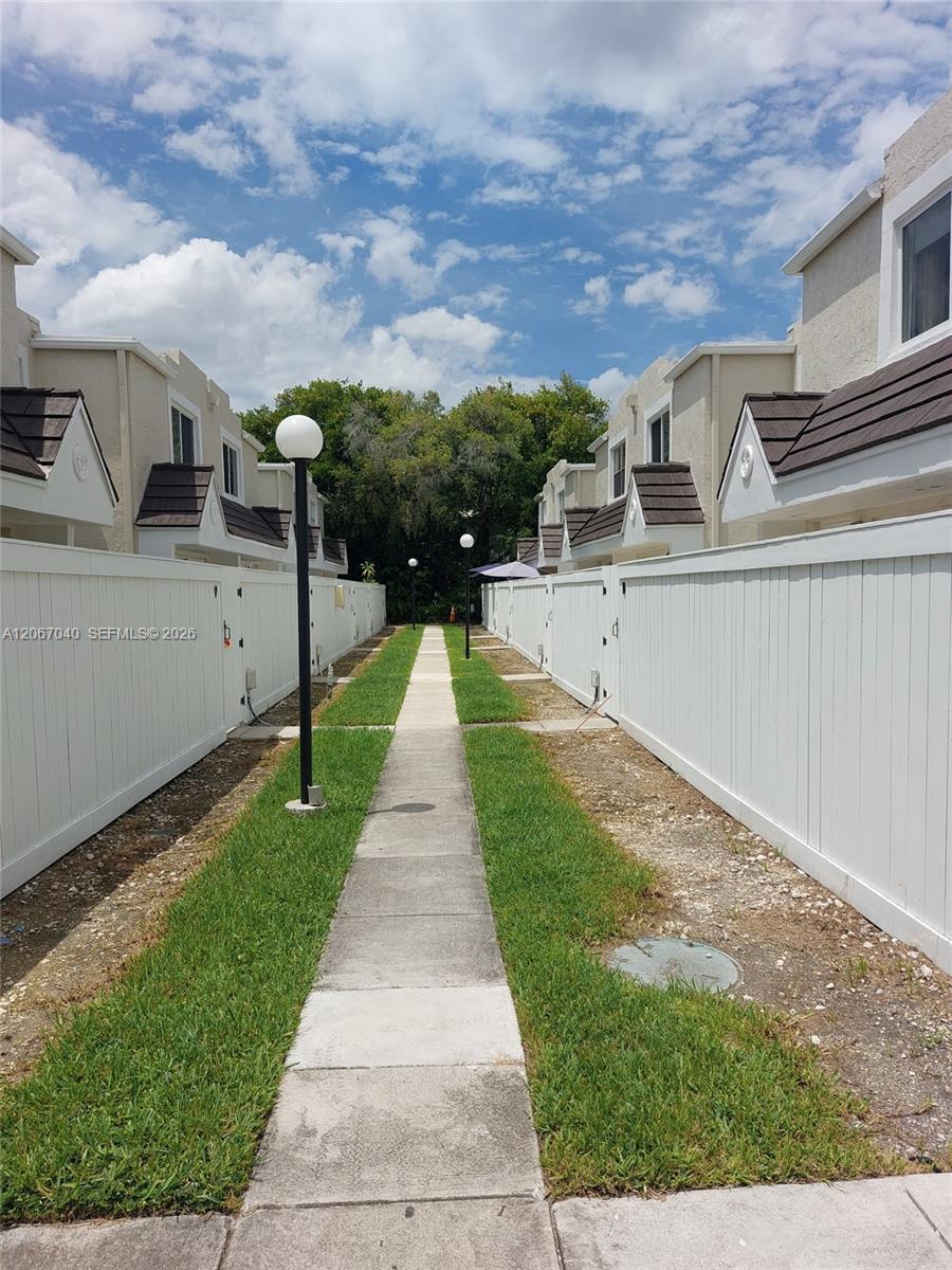 6835 SW 45th Ln, Miami FL 33155 photo 2
