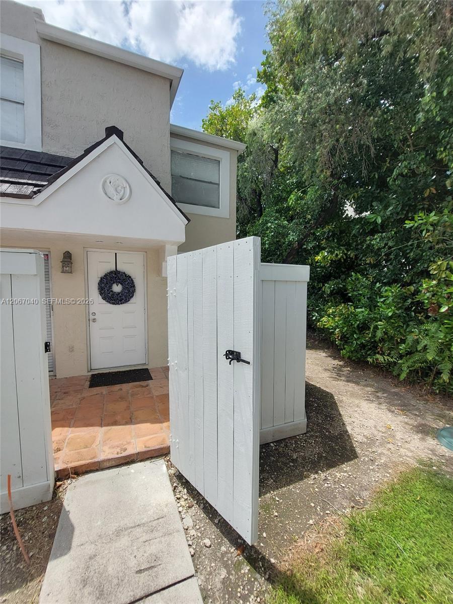 6835 SW 45th Ln, Miami FL 33155 photo 3