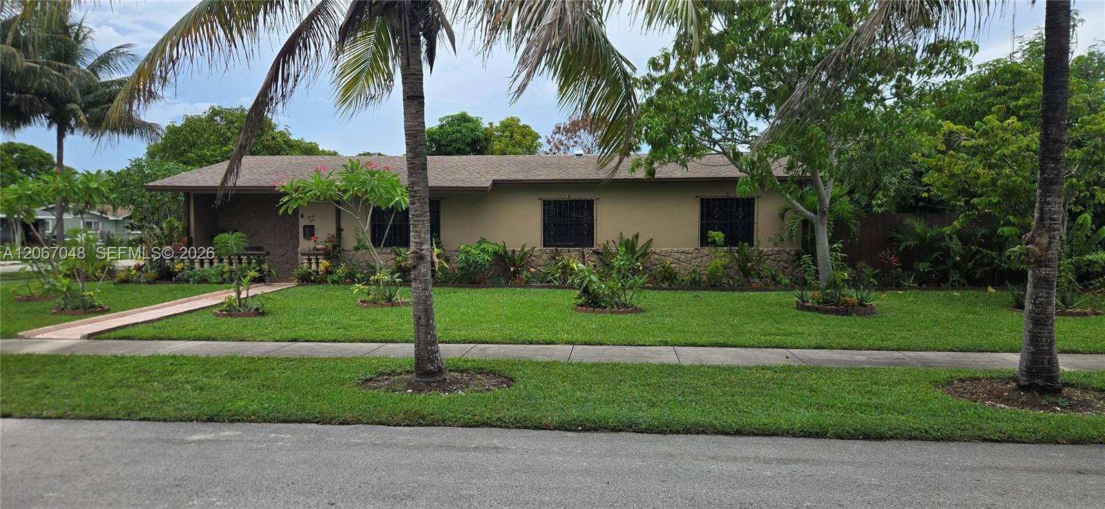 Miami Gardens, FL 33179 photo 2