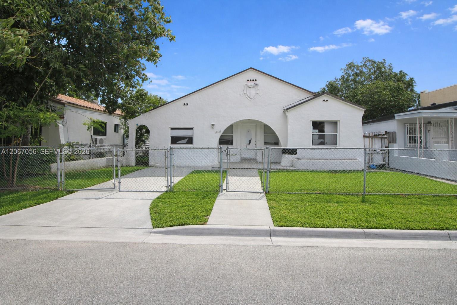 915 SW 9th Ct, Miami FL 33130 photo 2