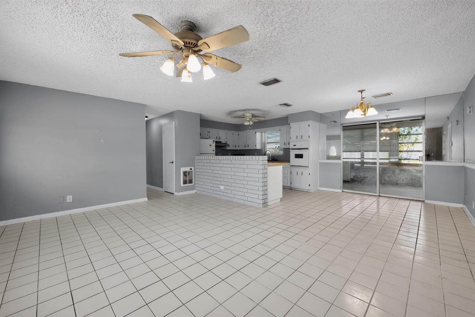 414 FORESTERIA Drive, Lake Park FL 33403 photo 4