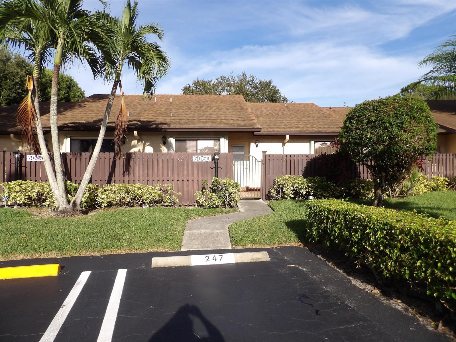 606 Sea Pine Way # D, FL 33415 photo 4