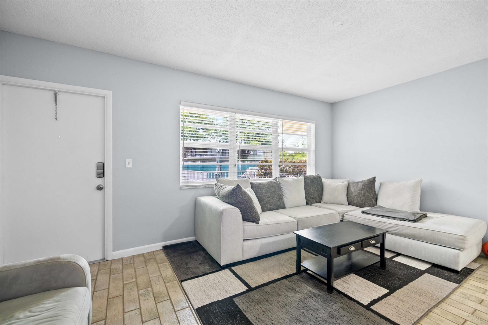 1900 NE 8TH Court # 104, Fort Lauderdale FL 33304 photo 3