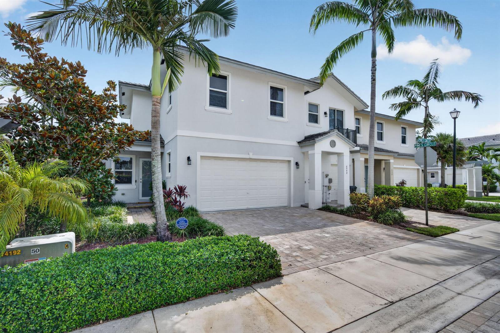 6994 Pines Circle, Coconut Creek FL 33073 photo 4