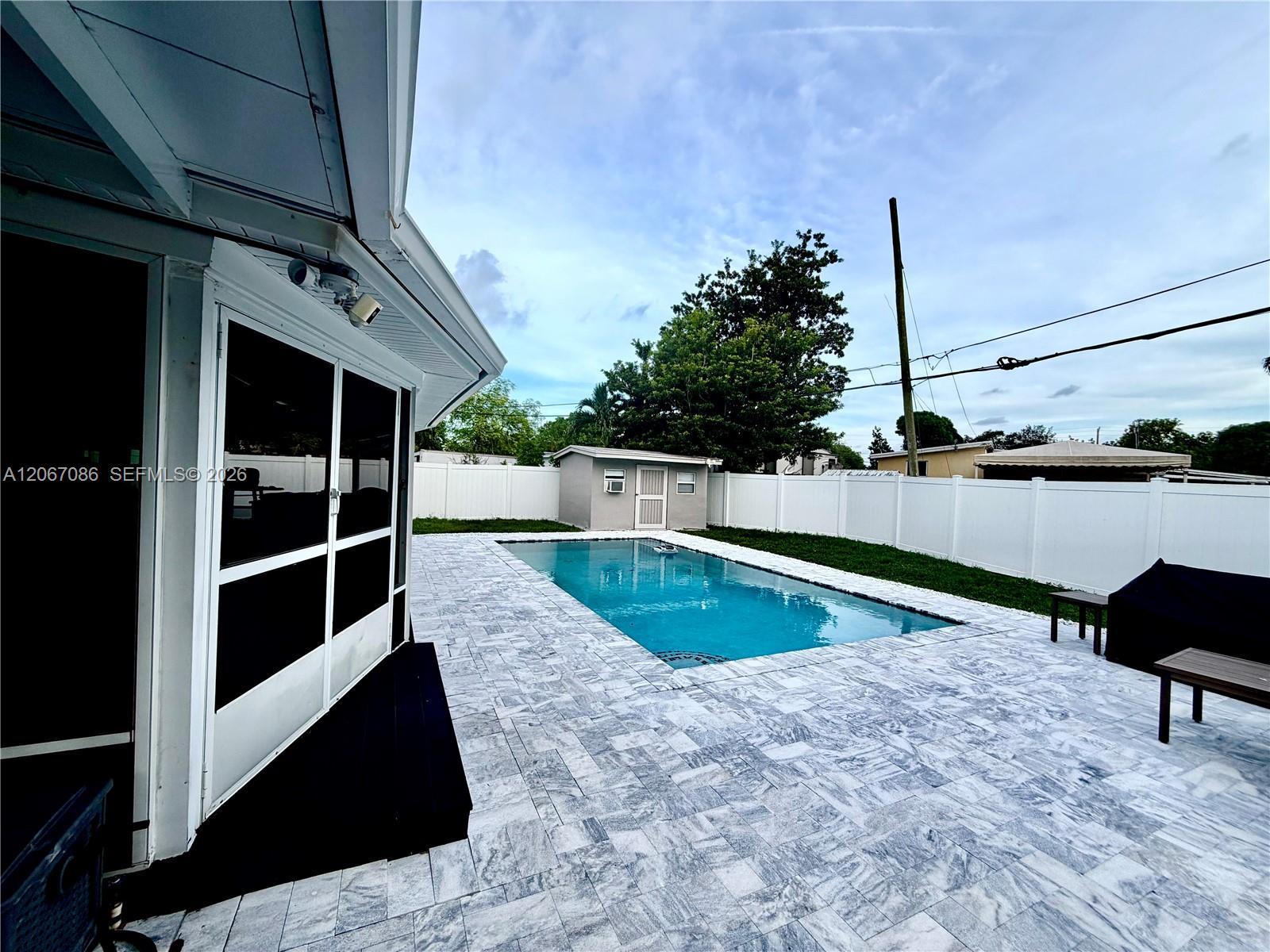 4580 SW 39th St, West Park FL 33023 photo 5
