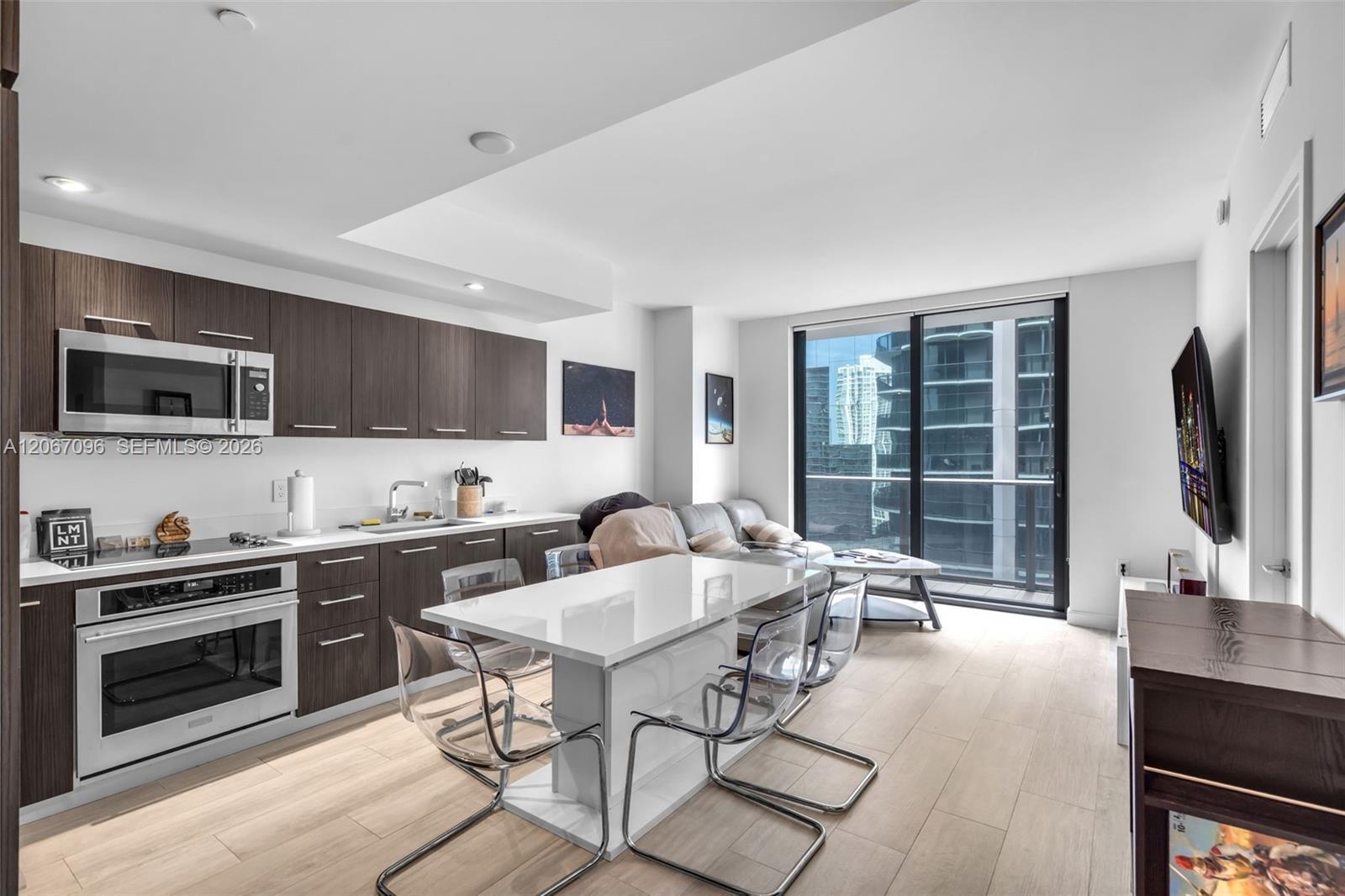 55 SW 9th St # 2407, Miami FL 33130 photo 2