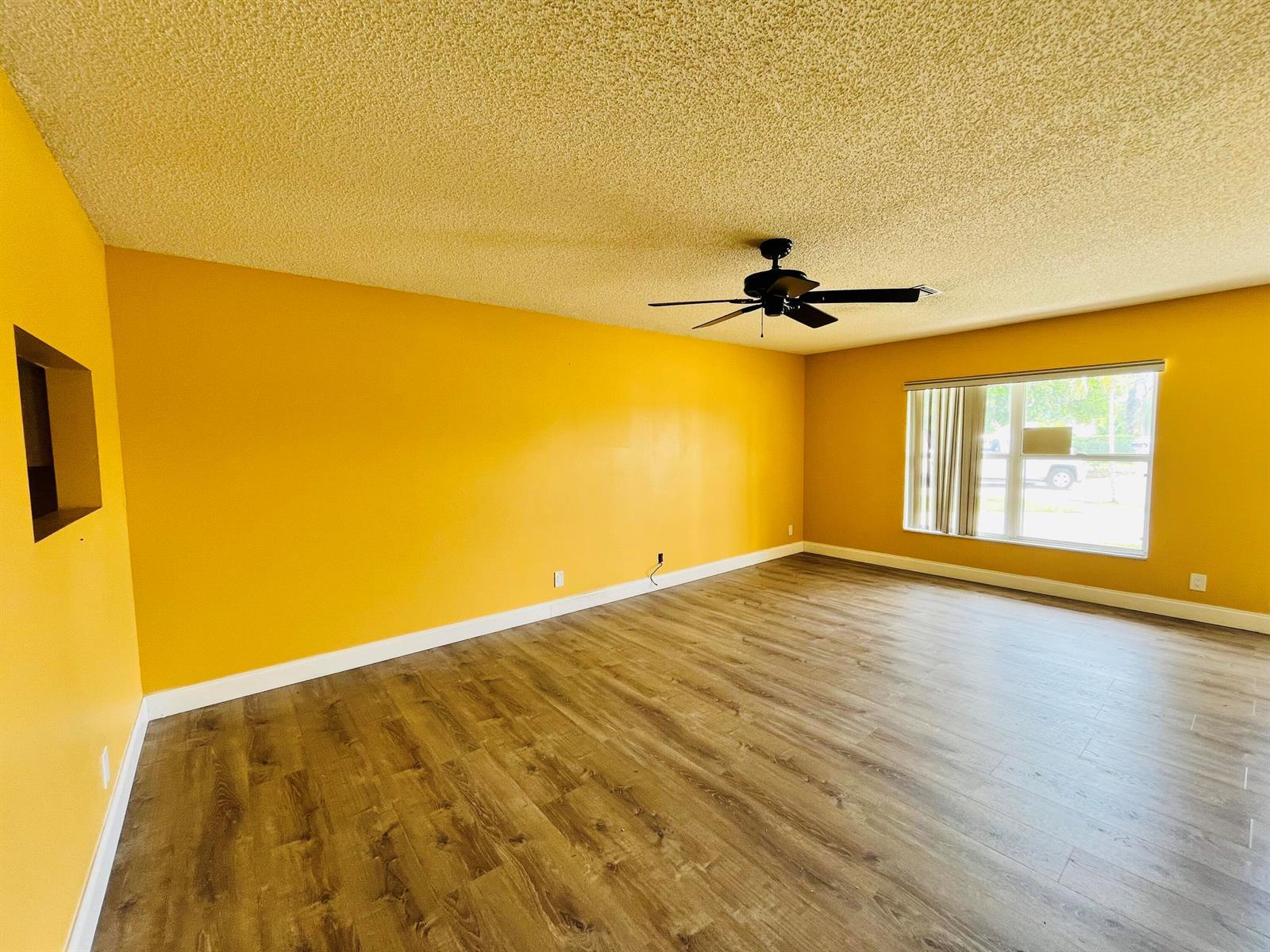 5855 Timber Valley Drive, Lake Worth FL 33463 photo 4