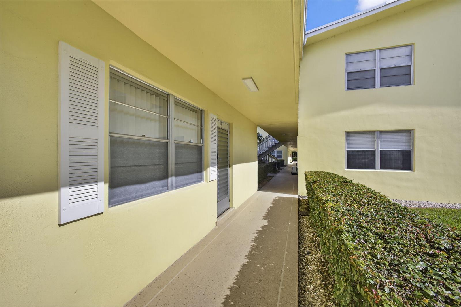 100 SHEFFIELD E, West Palm Beach FL 33417 photo 3
