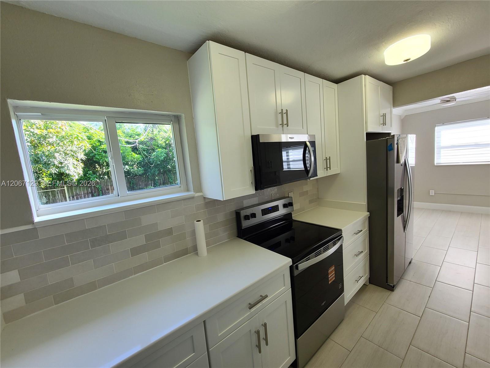 1240 NE 207th Ter, Miami FL 33179 photo 4