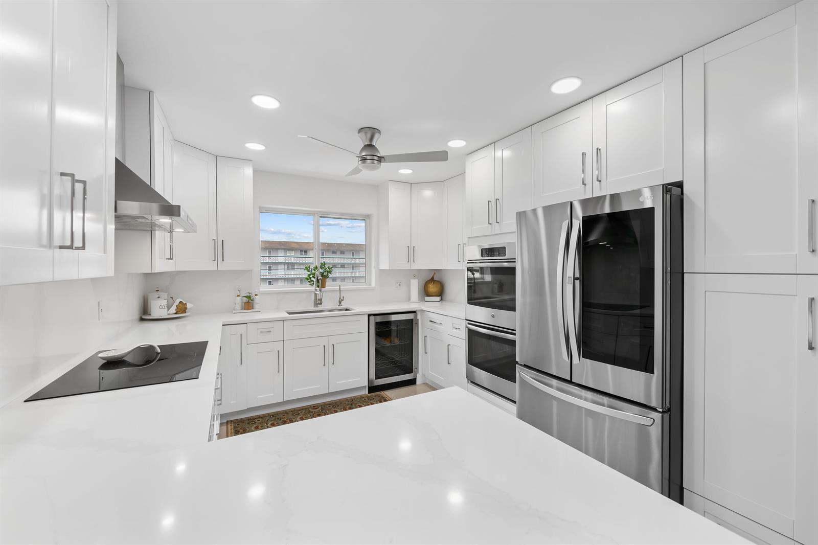 1040 CRYSTAL LAKE Drive # 4, Deerfield Beach FL 33064 photo 3