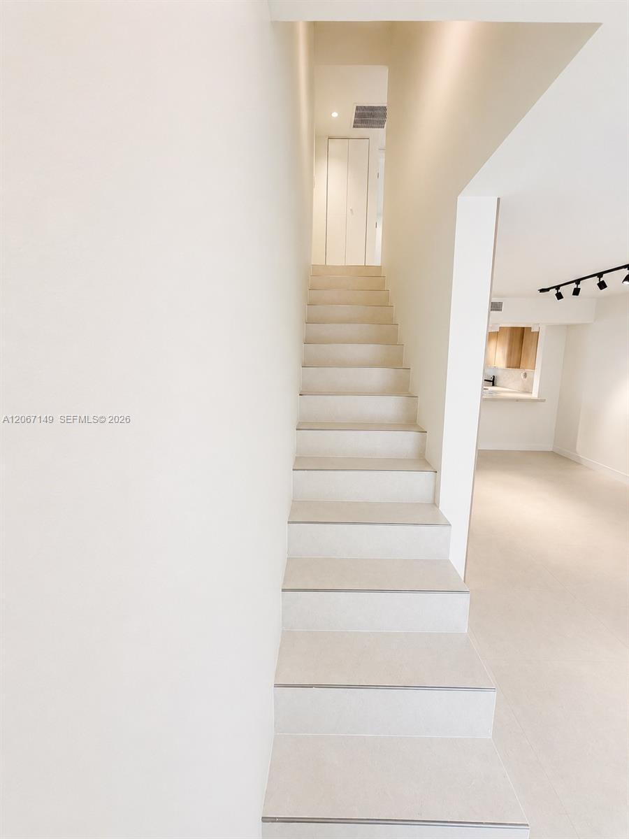 1220 Euclid Ave # 2, Miami Beach FL 33139 photo 3