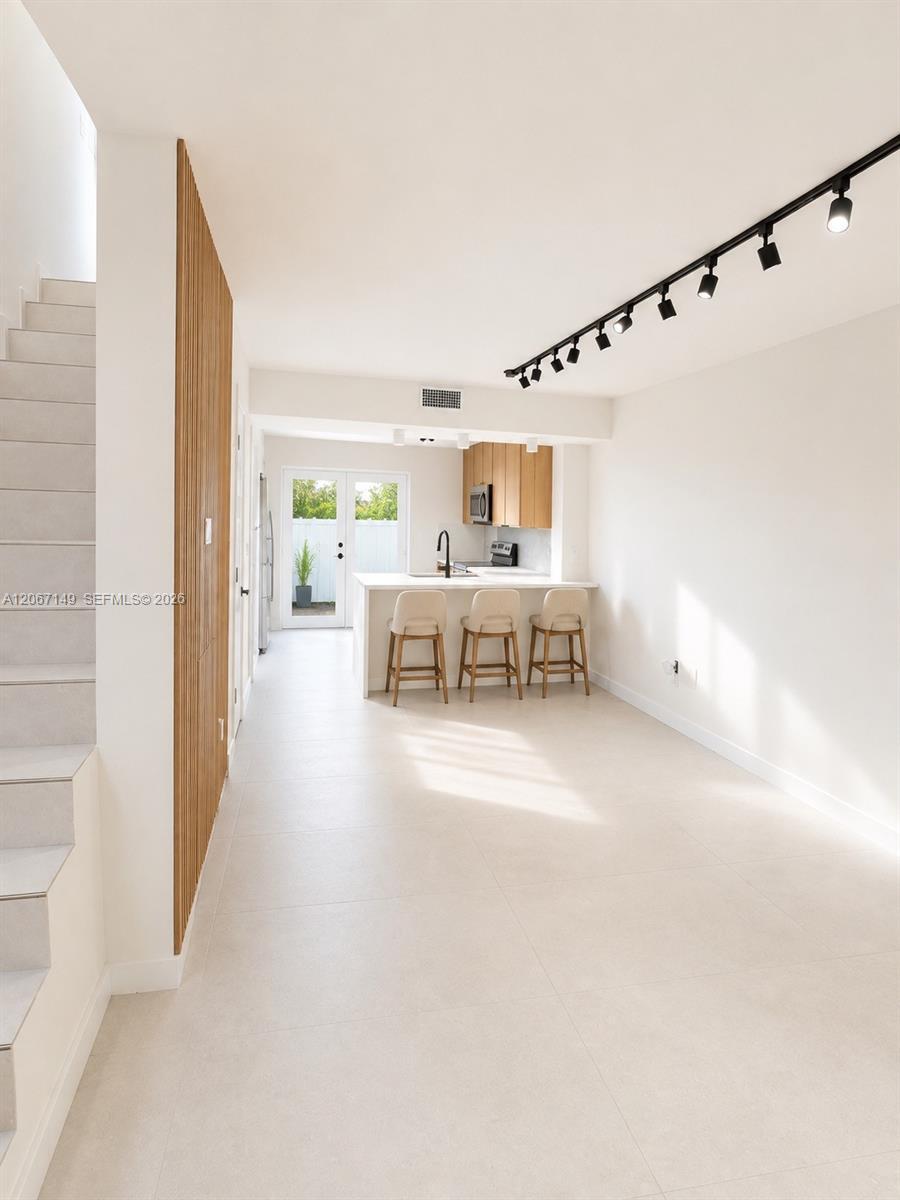 1220 Euclid Ave # 2, Miami Beach FL 33139 photo 4