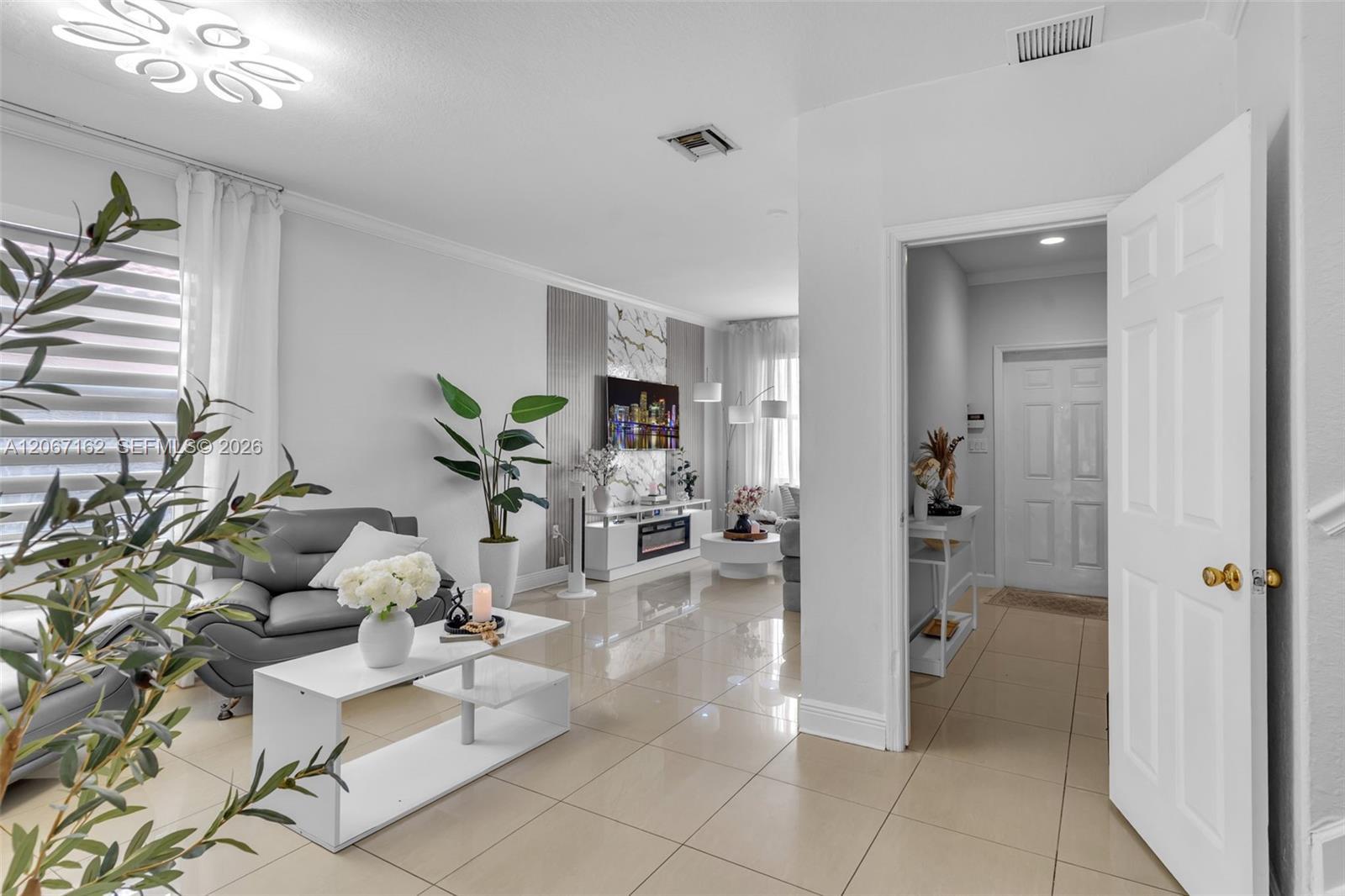 1430 SE 18th Ter, Homestead FL 33035 photo 4