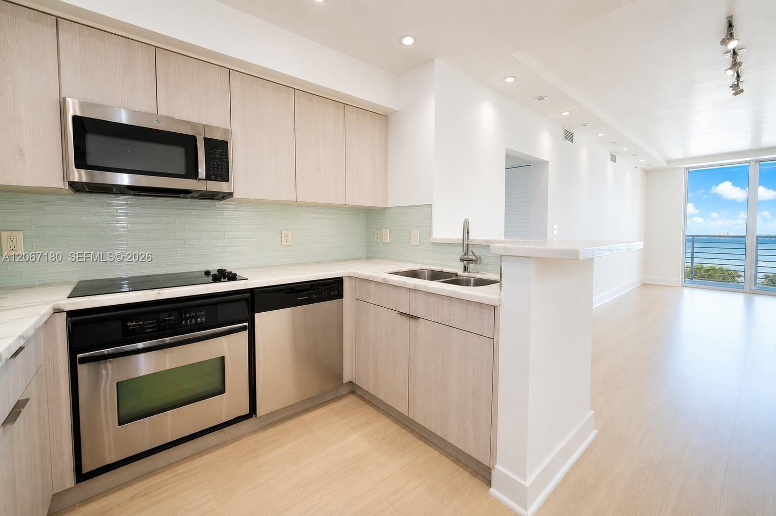 325 S Biscayne Blvd # 3314, Miami FL 33131 photo 5