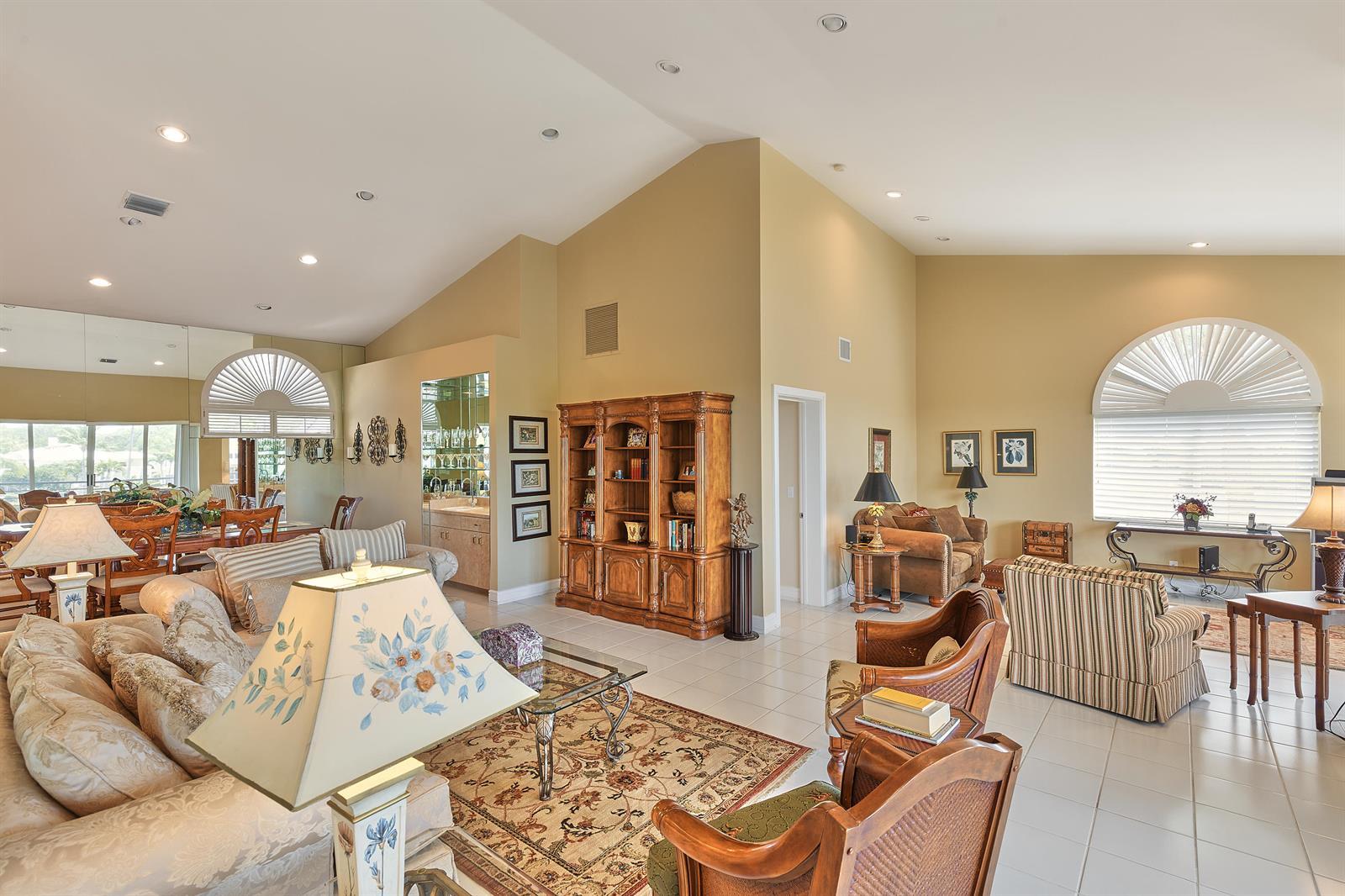 392 Spyglass Way, Jupiter FL 33477 photo 2