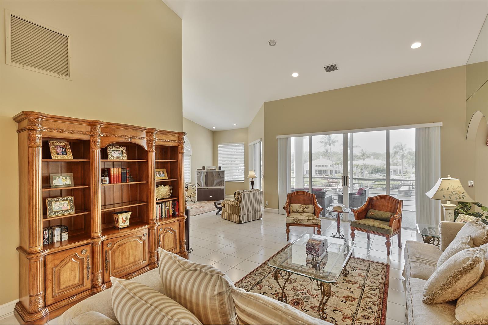 392 Spyglass Way, Jupiter FL 33477 photo 3