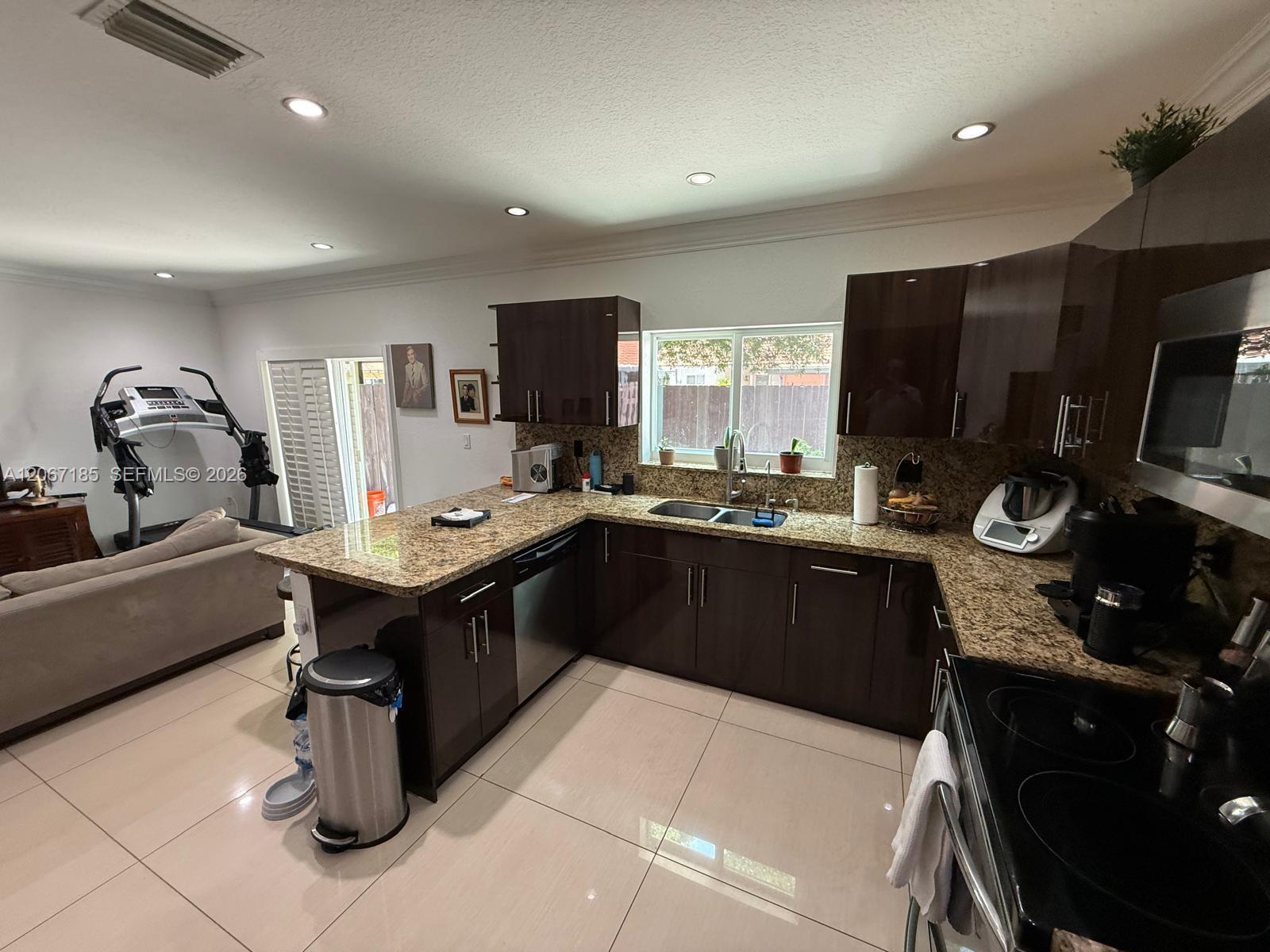 16232 SW 57th Ln, Miami FL 33193 photo 5