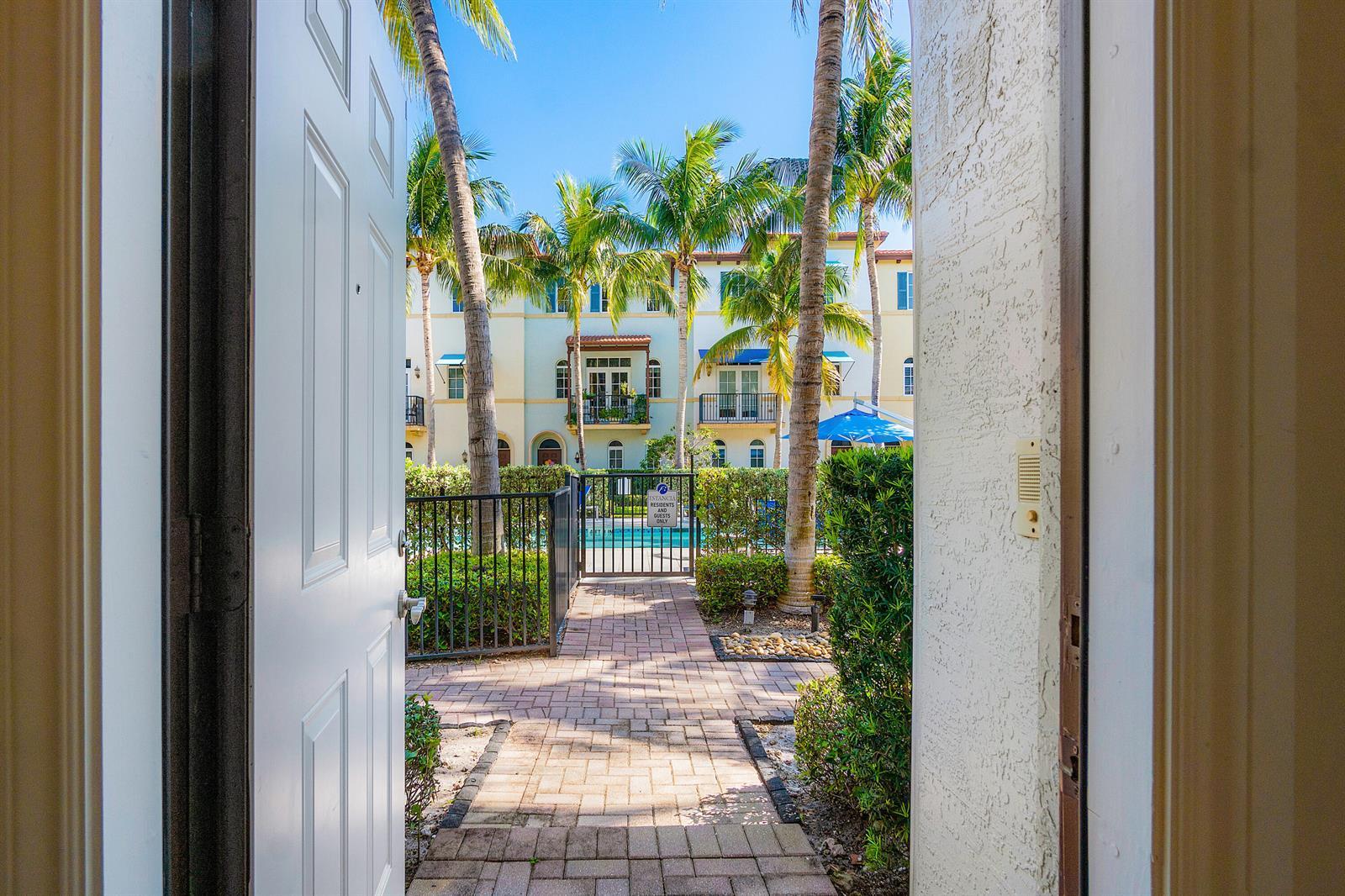 809 Estancia Way, Boynton Beach FL 33435 photo 4