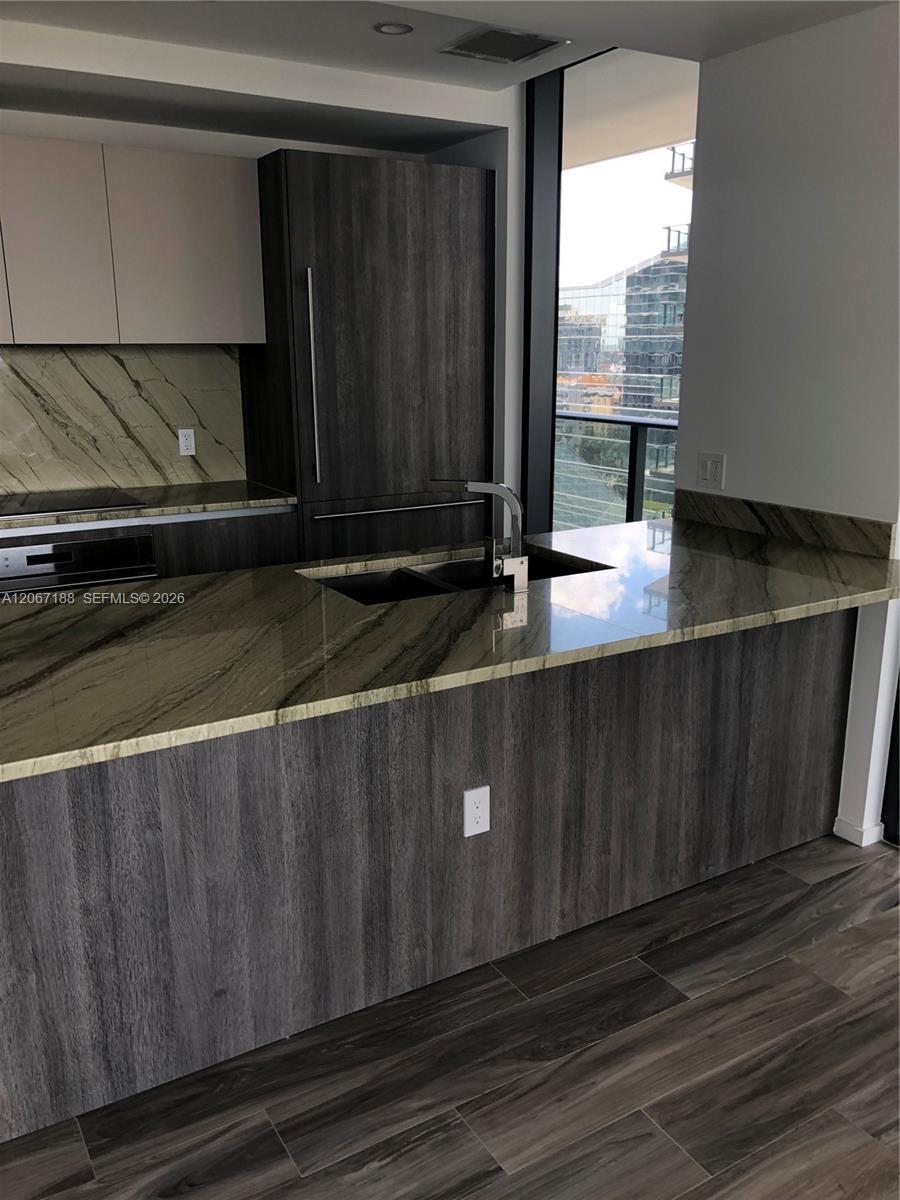 801 S Miami Ave # 1705, Miami FL 33131 photo 4