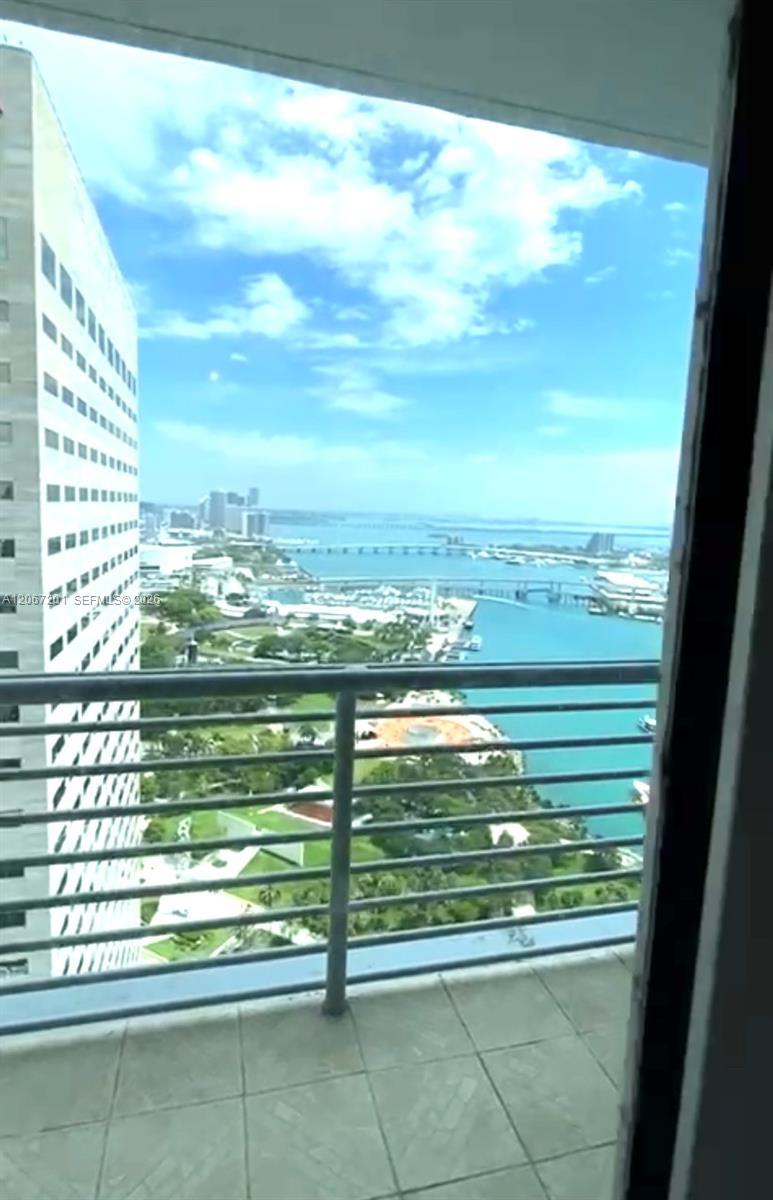 325 S Biscayne Blvd # 4214, Miami FL 33131 photo 3