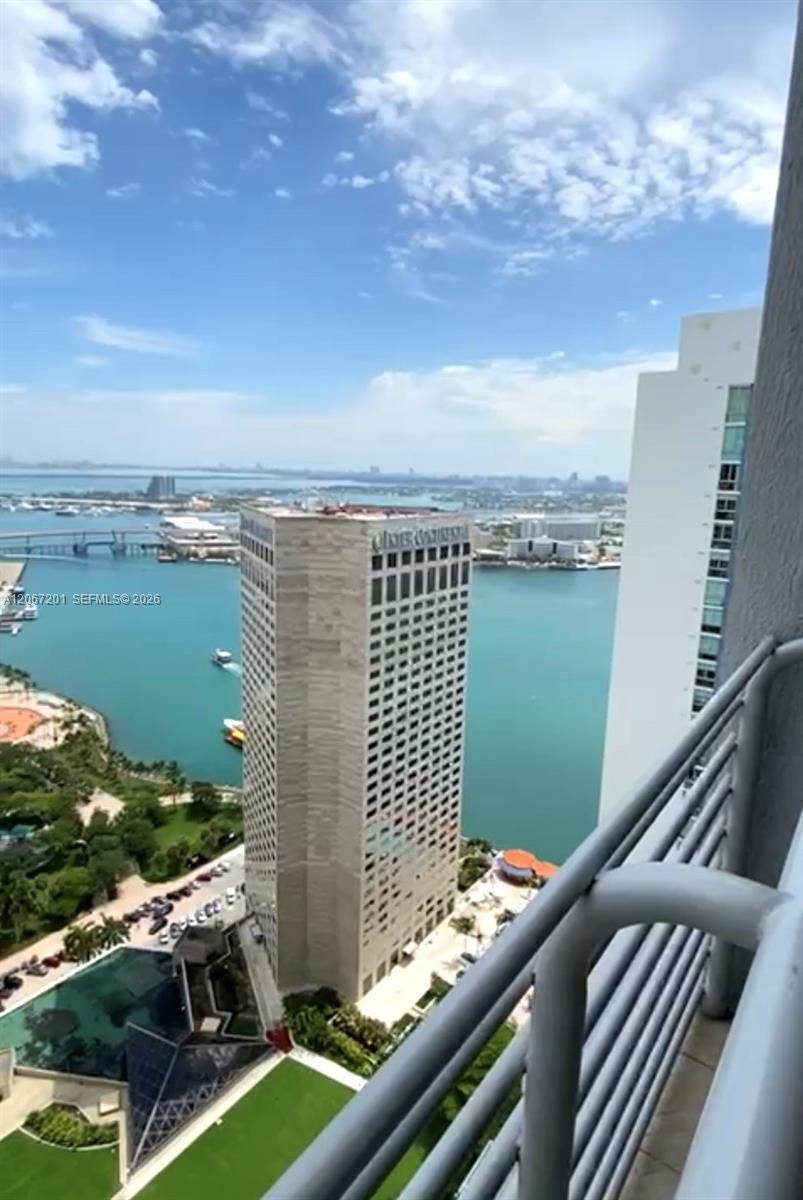 325 S Biscayne Blvd # 4214, Miami FL 33131