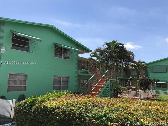2428 Taylor St # 6, Hollywood FL 33020