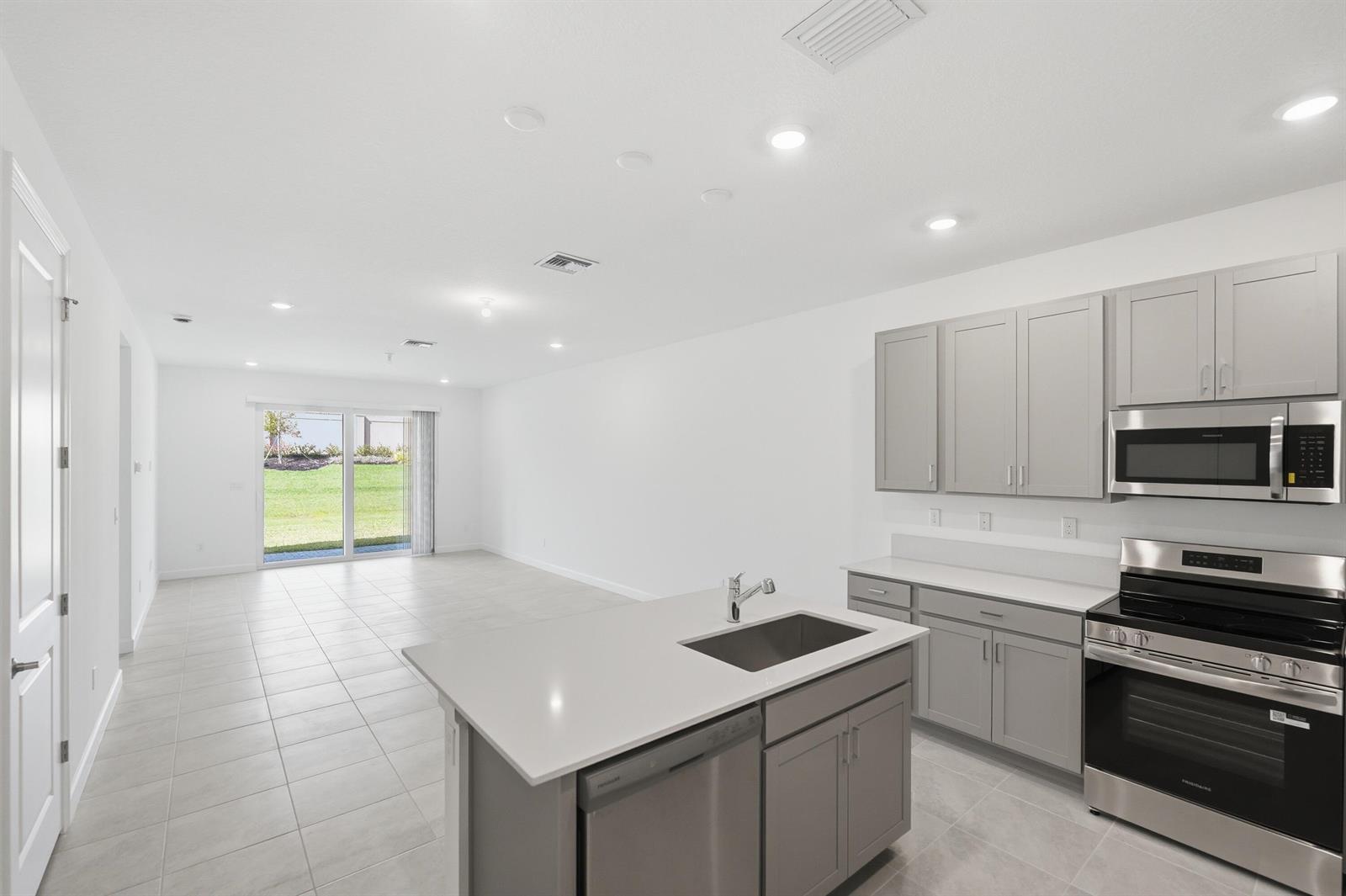 3574 SPANISH CEDAR Place, Fort Pierce FL 34946 photo 5