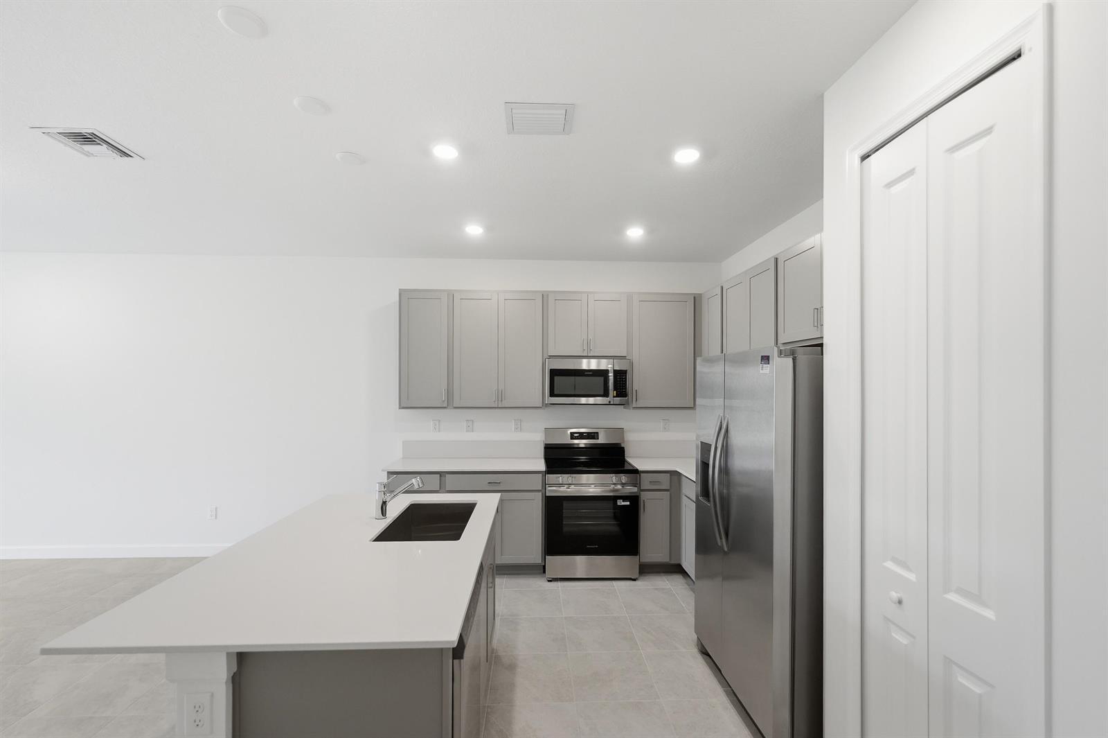 3574 SPANISH CEDAR Place, Fort Pierce FL 34946 photo 4
