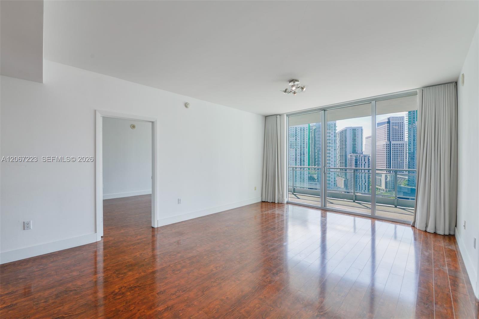 90 SW 3rd St # 2501, Miami FL 33130 photo 2