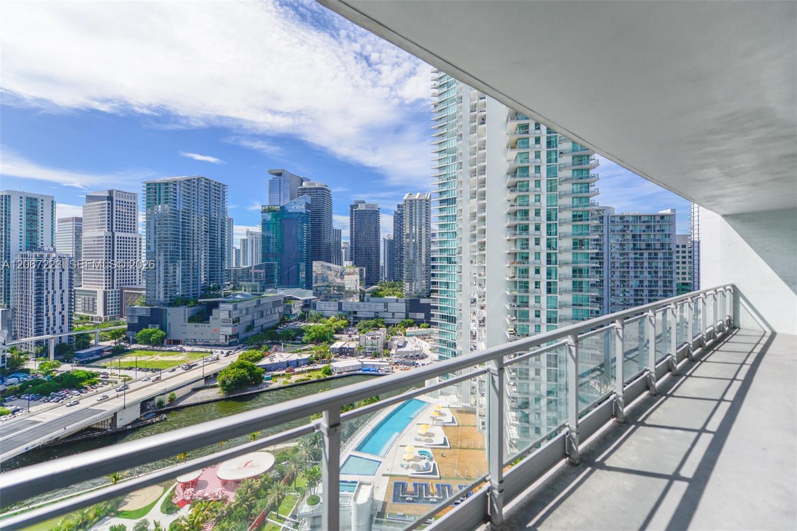90 SW 3rd St # 2501, Miami FL 33130 photo 4