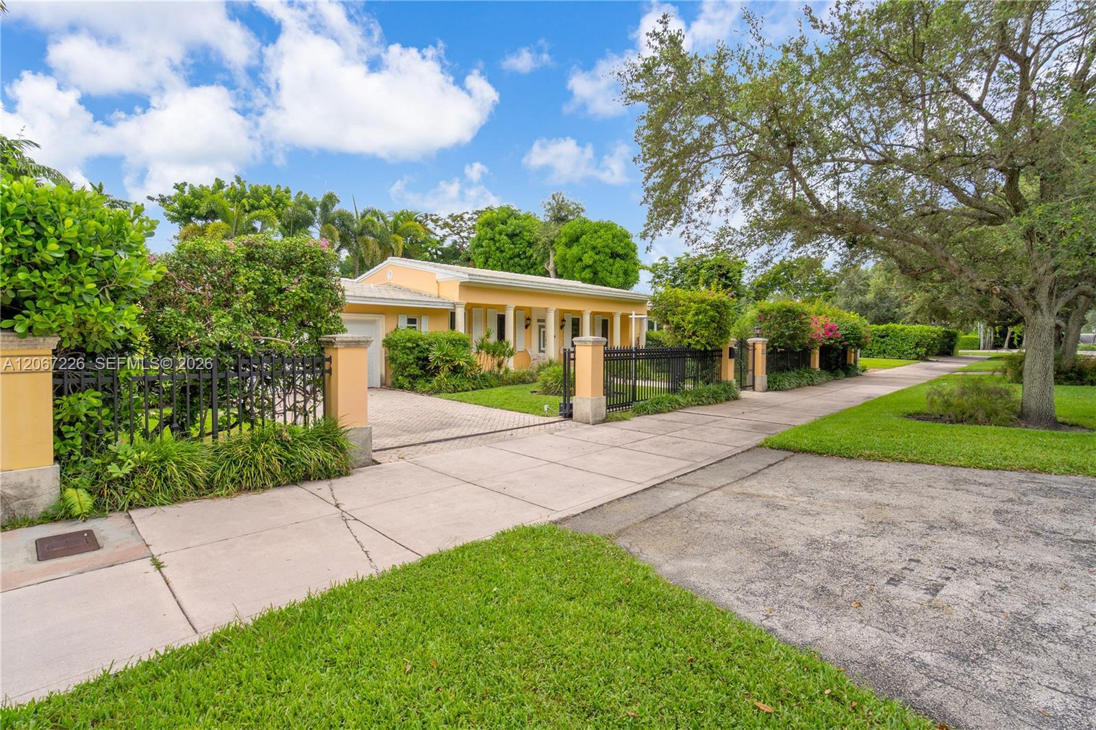 6605 Maynada St, Coral Gables FL 33146 photo 3