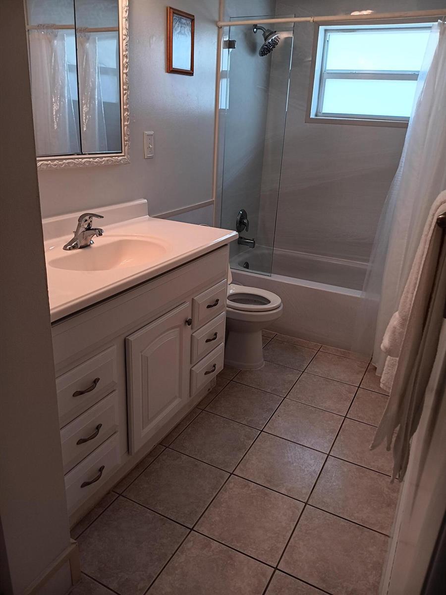 5730 FERNLEY Drive E # 27, West Palm Beach FL 33415 photo 2