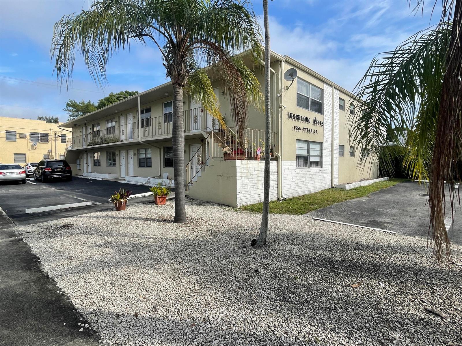1555 TYLER Street # 01, Hollywood FL 33020
