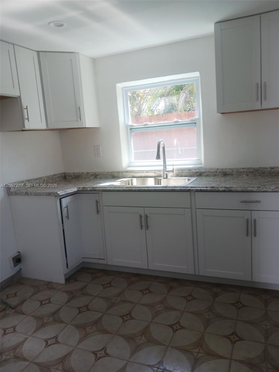 170 E 46th St # 2, Hialeah FL 33013 photo 3