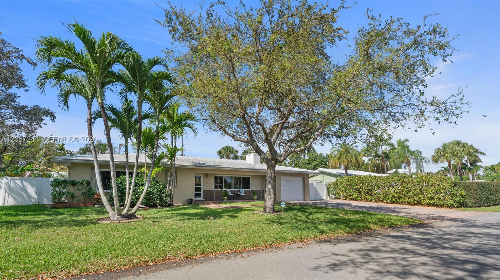 2549 NE 27th Ave, Fort Lauderdale FL 33305 photo 2
