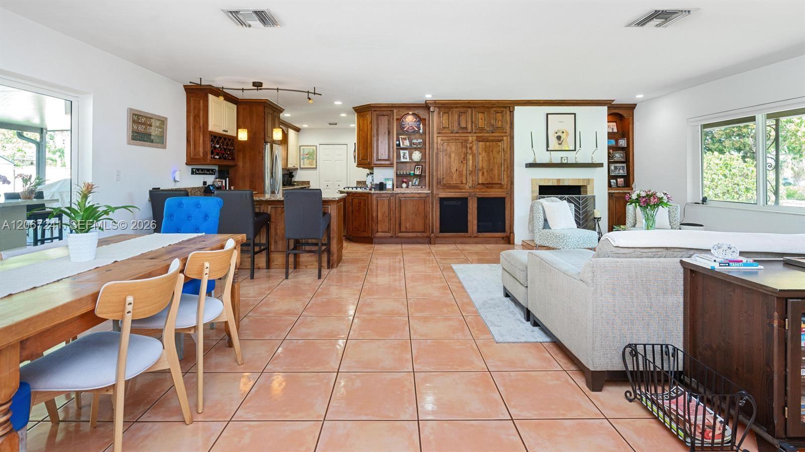 2549 NE 27th Ave, Fort Lauderdale FL 33305 photo 4