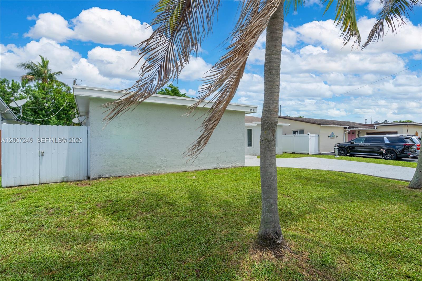 11911 NW 32nd Mnr, Sunrise FL 33323 photo 3