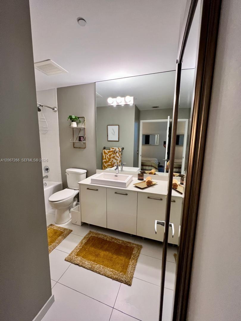 151 SE 1st St # 1206, Miami FL 33131 photo 4