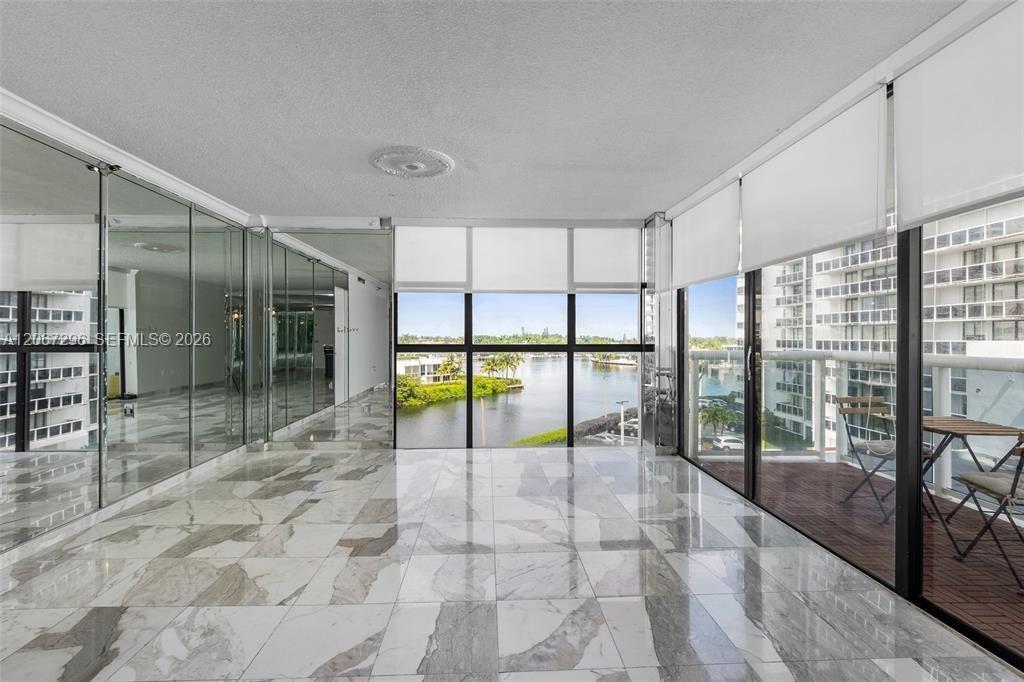 20505 E Country Club Dr # 533, Aventura FL 33180 photo 2