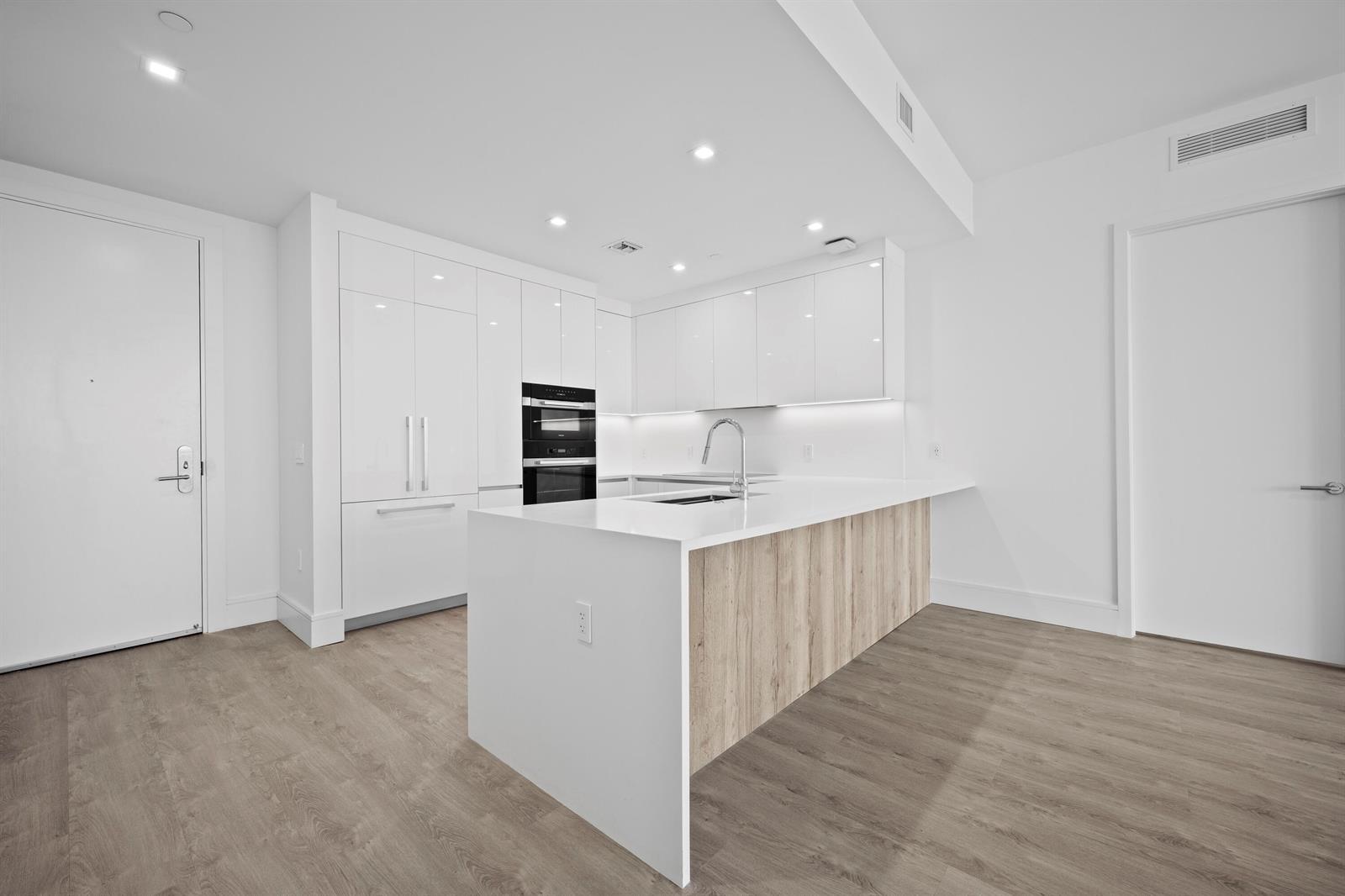 220 Lake Shore Drive # 813, Lake Park FL 33403 photo 4