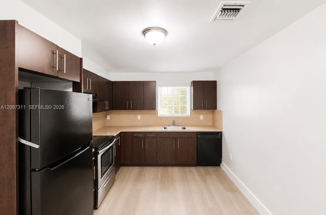13 S Royal Poinciana Blvd # 20, Miami Springs FL 33166 photo 3
