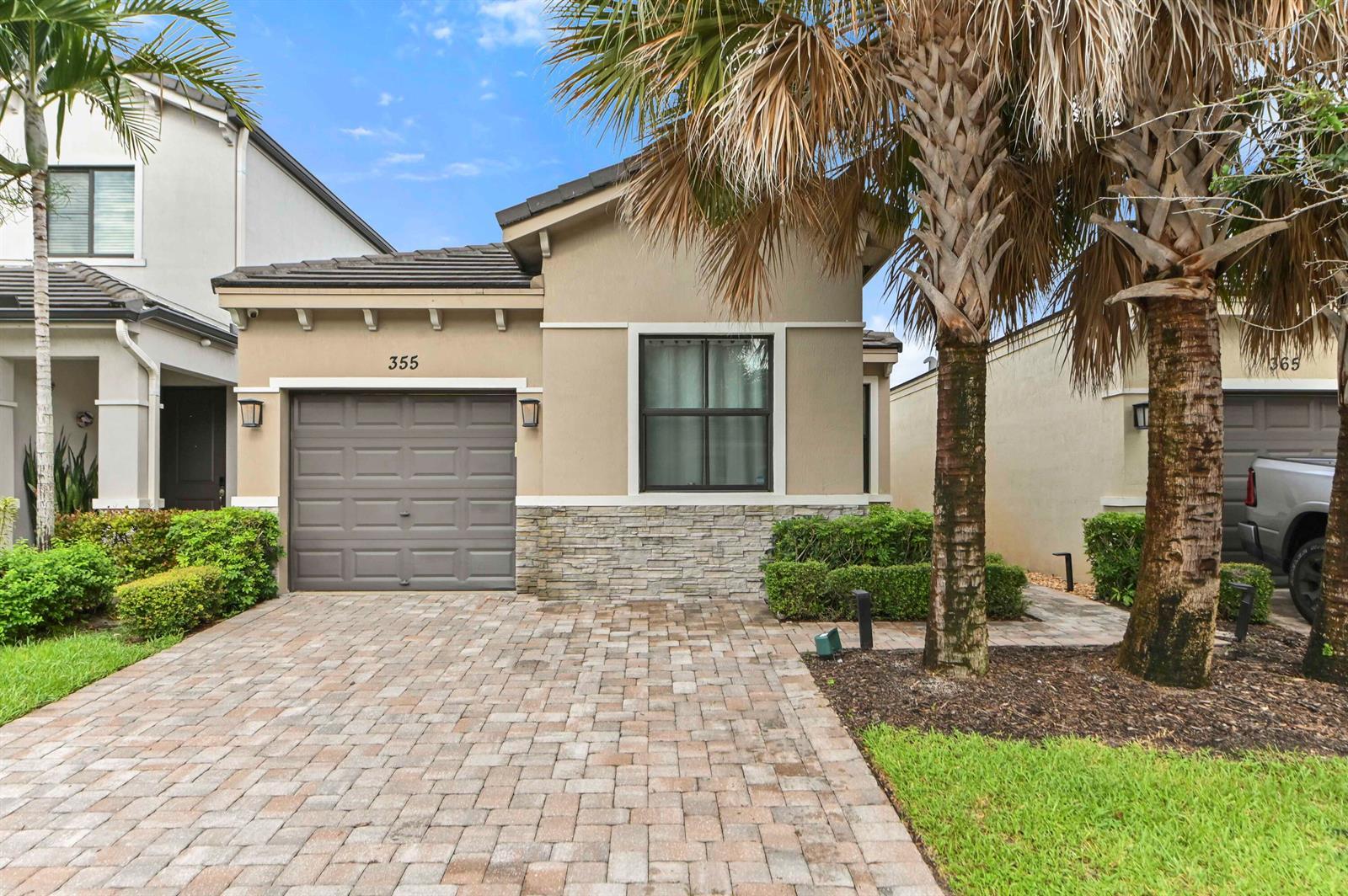 355 NW 33RD Lane, Pompano Beach FL 33069 photo 2