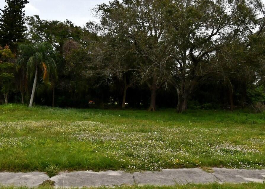 702 N 19TH N Street, Fort Pierce FL 34950 photo 2