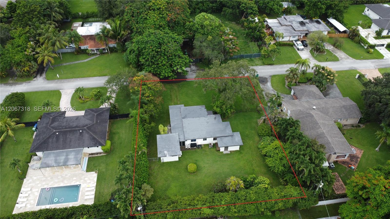 7050 SW 82nd Ct, Miami FL 33143 photo 2