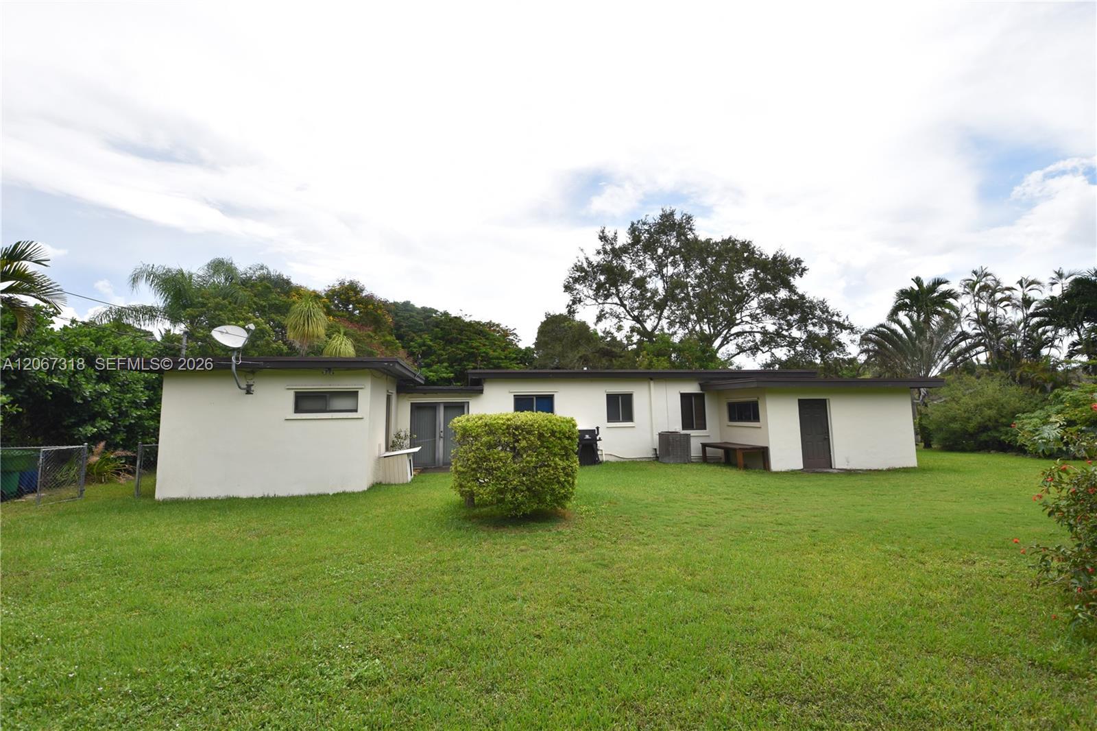 7050 SW 82nd Ct, Miami FL 33143 photo 3