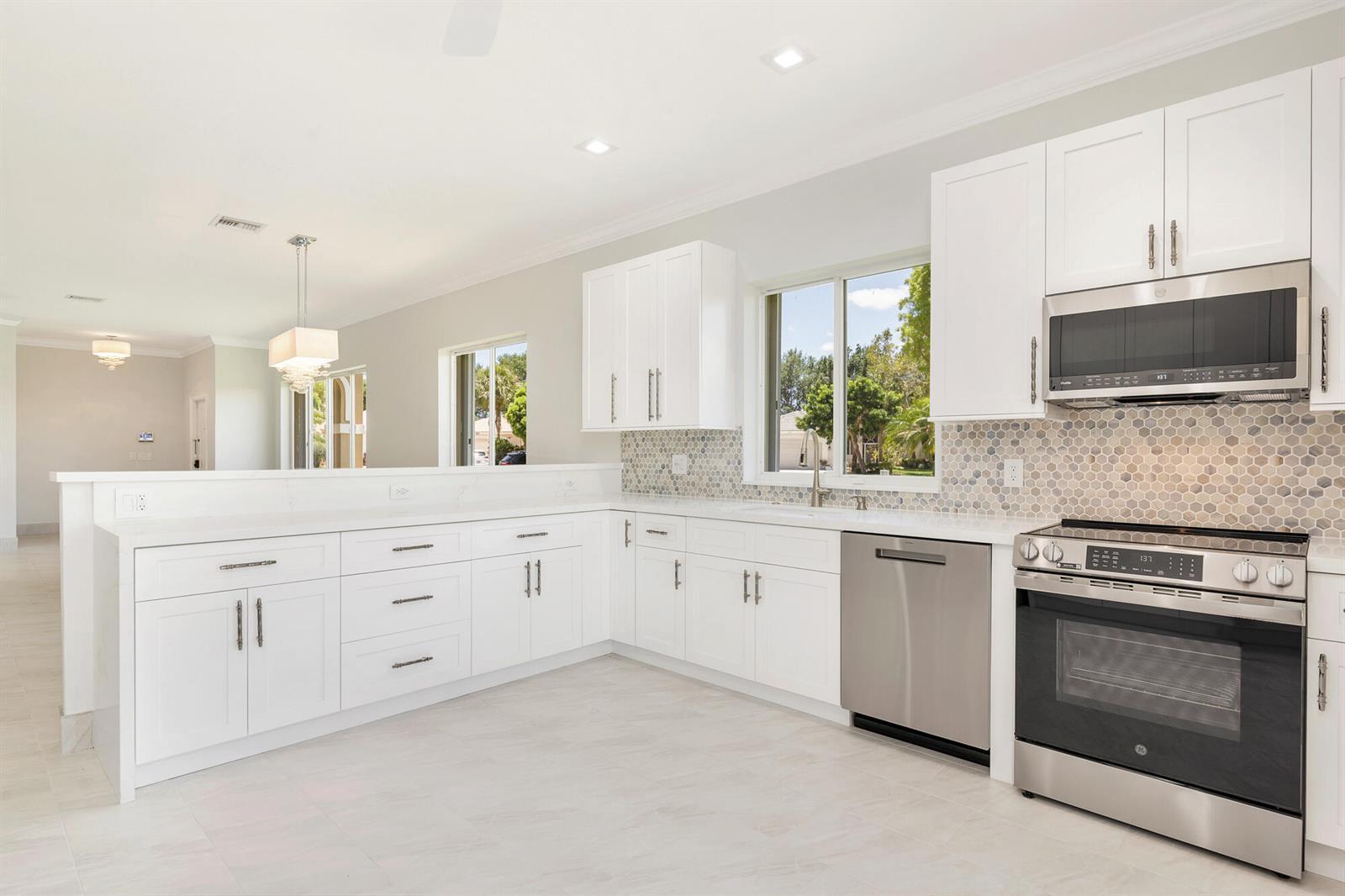 9119 Bay Point Circle, West Palm Beach FL 33411 photo 3